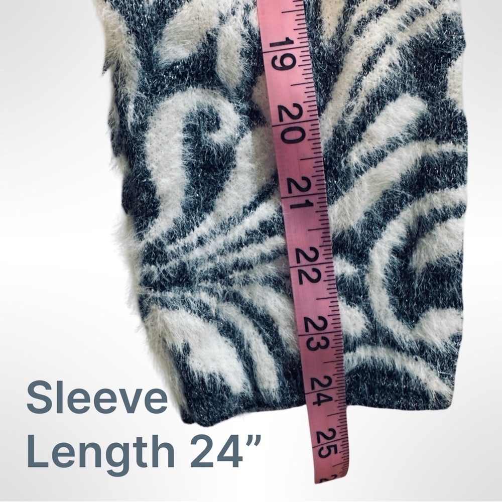 Chico’s Plush Fuzzy ¼-Zip Sweater Sweatshirt Gray White Abstract Size 3 (XL/16) - Picture 10 of 13